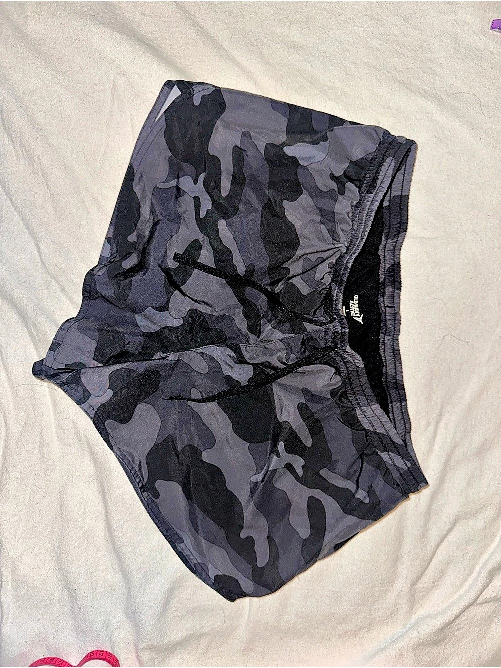 Old Navy Women’s Camo Athletic Shorts Black & Gray Size Large